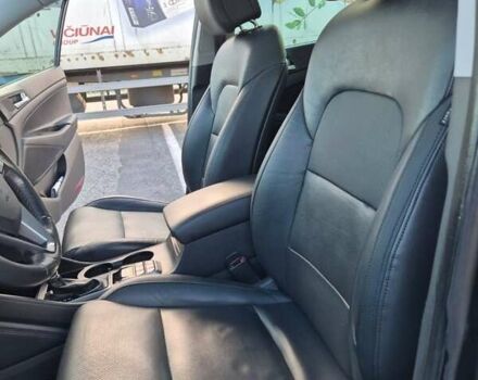 Хендай Туксон 2016 у Чернівцях на Automoto.ua Чорний Хендай Туксон, об'ємом двигуна 2.2 л та пробігом 234 тис. км за 19500 $, фото 13 на Automoto.ua