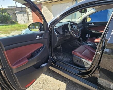 Чорний Хендай Туксон, об'ємом двигуна 2 л та пробігом 110 тис. км за 18700 $, фото 8 на Automoto.ua