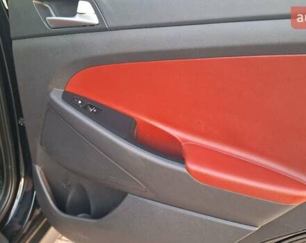 Чорний Хендай Туксон, об'ємом двигуна 2 л та пробігом 192 тис. км за 21000 $, фото 48 на Automoto.ua