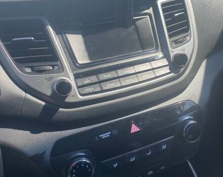 Черный Хендай Туксон, объемом двигателя 2 л и пробегом 126 тыс. км за 14500 $, фото 13 на Automoto.ua