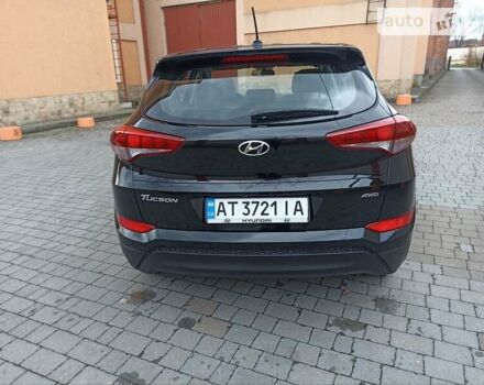 Черный Хендай Туксон, объемом двигателя 2 л и пробегом 107 тыс. км за 14800 $, фото 6 на Automoto.ua