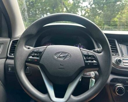 Черный Хендай Туксон, объемом двигателя 2 л и пробегом 83 тыс. км за 4400 $, фото 9 на Automoto.ua