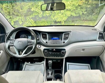 Черный Хендай Туксон, объемом двигателя 1.6 л и пробегом 53 тыс. км за 2950 $, фото 6 на Automoto.ua