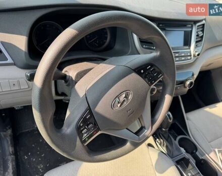 Чорний Хендай Туксон, об'ємом двигуна 2 л та пробігом 119 тис. км за 11700 $, фото 7 на Automoto.ua