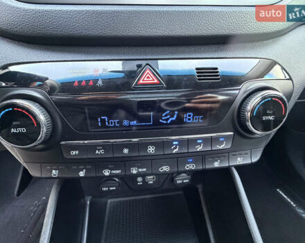 Черный Хендай Туксон, объемом двигателя 1.59 л и пробегом 182 тыс. км за 16800 $, фото 38 на Automoto.ua