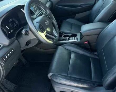 Чорний Хендай Туксон, об'ємом двигуна 2 л та пробігом 131 тис. км за 10400 $, фото 6 на Automoto.ua