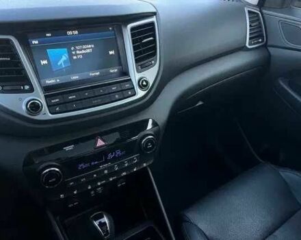 Чорний Хендай Туксон, об'ємом двигуна 2 л та пробігом 131 тис. км за 10400 $, фото 9 на Automoto.ua