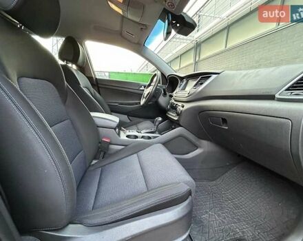 Чорний Хендай Туксон, об'ємом двигуна 1.69 л та пробігом 98 тис. км за 14000 $, фото 19 на Automoto.ua