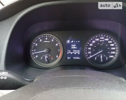 Черный Хендай Туксон, объемом двигателя 2 л и пробегом 107 тыс. км за 14800 $, фото 12 на Automoto.ua