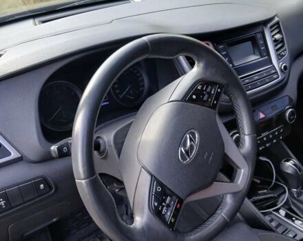 Чорний Хендай Туксон, об'ємом двигуна 2 л та пробігом 148 тис. км за 17800 $, фото 1 на Automoto.ua