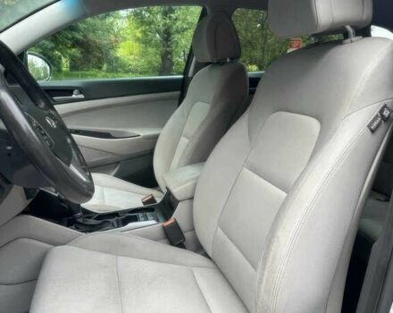 Черный Хендай Туксон, объемом двигателя 1.6 л и пробегом 53 тыс. км за 2950 $, фото 7 на Automoto.ua