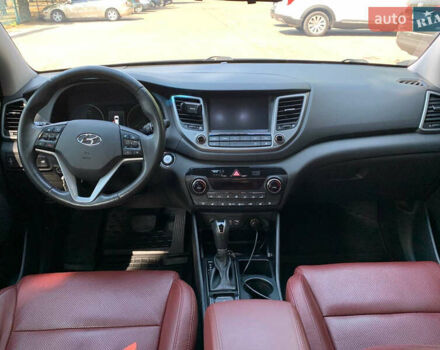 Черный Хендай Туксон, объемом двигателя 2 л и пробегом 122 тыс. км за 19800 $, фото 10 на Automoto.ua