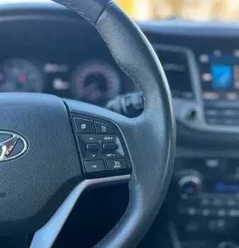 Чорний Хендай Туксон, об'ємом двигуна 2 л та пробігом 131 тис. км за 10400 $, фото 8 на Automoto.ua