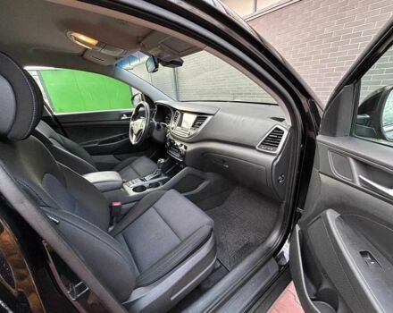 Чорний Хендай Туксон, об'ємом двигуна 1.7 л та пробігом 98 тис. км за 14000 $, фото 20 на Automoto.ua