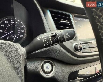 Хендай Туксон 2018 в Киеве на Automoto.ua Черный Хендай Туксон, объемом двигателя 2.36 л и пробегом 131 тыс. км за 19990 $, фото 17 на Automoto.ua