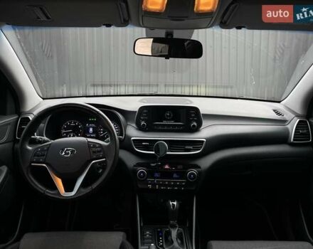 Черный Хендай Туксон, объемом двигателя 2 л и пробегом 115 тыс. км за 18000 $, фото 4 на Automoto.ua