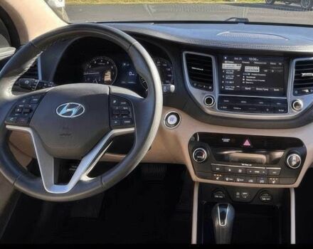 Чорний Хендай Туксон, об'ємом двигуна 2 л та пробігом 48 тис. км за 10800 $, фото 9 на Automoto.ua