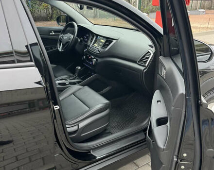 Черный Хендай Туксон, объемом двигателя 1.69 л и пробегом 134 тыс. км за 21800 $, фото 24 на Automoto.ua