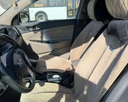 Черный Хендай Туксон, объемом двигателя 2 л и пробегом 108 тыс. км за 10000 $, фото 7 на Automoto.ua