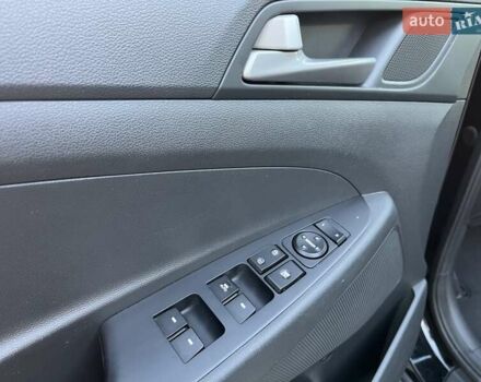 Чорний Хендай Туксон, об'ємом двигуна 2.4 л та пробігом 49 тис. км за 21500 $, фото 10 на Automoto.ua