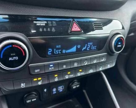 Чорний Хендай Туксон, об'ємом двигуна 1.6 л та пробігом 102 тис. км за 329 $, фото 13 на Automoto.ua