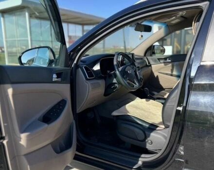 Черный Хендай Туксон, объемом двигателя 2 л и пробегом 108 тыс. км за 10000 $, фото 8 на Automoto.ua