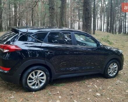 Черный Хендай Туксон, объемом двигателя 2 л и пробегом 100 тыс. км за 17200 $, фото 3 на Automoto.ua