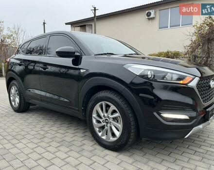 Черный Хендай Туксон, объемом двигателя 1.69 л и пробегом 134 тыс. км за 21800 $, фото 3 на Automoto.ua