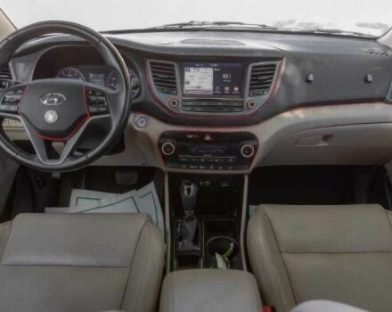 Черный Хендай Туксон, объемом двигателя 2 л и пробегом 89 тыс. км за 11200 $, фото 6 на Automoto.ua