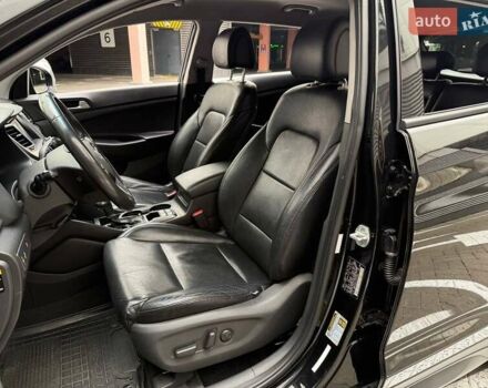 Хендай Туксон 2018 в Киеве на Automoto.ua Черный Хендай Туксон, объемом двигателя 2.36 л и пробегом 131 тыс. км за 19990 $, фото 10 на Automoto.ua