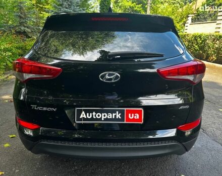 Черный Хендай Туксон, объемом двигателя 2 л и пробегом 109 тыс. км за 18490 $, фото 5 на Automoto.ua