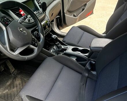 Черный Хендай Туксон, объемом двигателя 1.7 л и пробегом 120 тыс. км за 19500 $, фото 5 на Automoto.ua