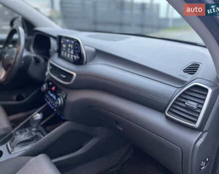 Черный Хендай Туксон, объемом двигателя 2 л и пробегом 103 тыс. км за 20900 $, фото 43 на Automoto.ua