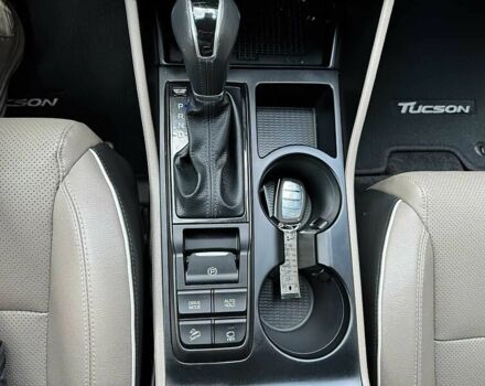 Черный Хендай Туксон, объемом двигателя 2.4 л и пробегом 42 тыс. км за 4100 $, фото 8 на Automoto.ua