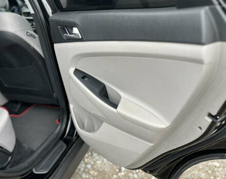 Черный Хендай Туксон, объемом двигателя 2 л и пробегом 192 тыс. км за 15200 $, фото 21 на Automoto.ua