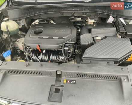 Черный Хендай Туксон, объемом двигателя 2.36 л и пробегом 68 тыс. км за 19000 $, фото 5 на Automoto.ua