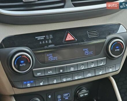 Черный Хендай Туксон, объемом двигателя 2 л и пробегом 108 тыс. км за 25500 $, фото 47 на Automoto.ua