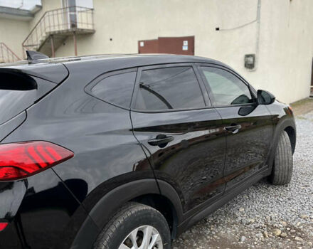 Черный Хендай Туксон, объемом двигателя 2 л и пробегом 192 тыс. км за 15200 $, фото 7 на Automoto.ua