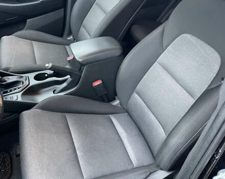 Черный Хендай Туксон, объемом двигателя 2 л и пробегом 103 тыс. км за 20900 $, фото 13 на Automoto.ua