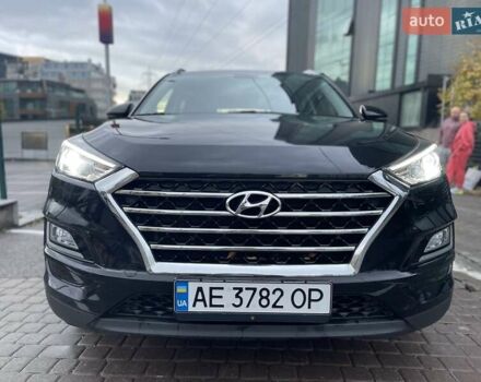Черный Хендай Туксон, объемом двигателя 2 л и пробегом 103 тыс. км за 20900 $, фото 1 на Automoto.ua