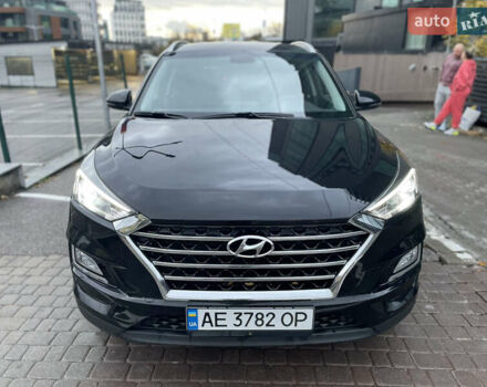 Черный Хендай Туксон, объемом двигателя 2 л и пробегом 103 тыс. км за 20900 $, фото 8 на Automoto.ua