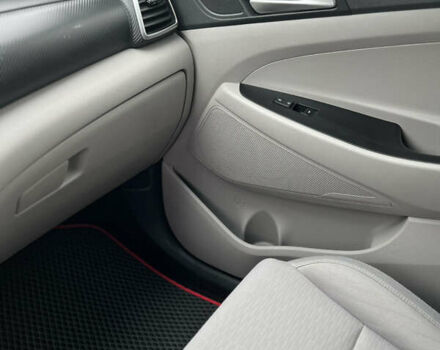 Черный Хендай Туксон, объемом двигателя 2 л и пробегом 192 тыс. км за 15200 $, фото 18 на Automoto.ua