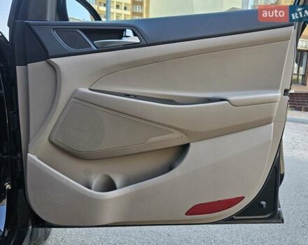 Черный Хендай Туксон, объемом двигателя 2 л и пробегом 108 тыс. км за 25500 $, фото 51 на Automoto.ua