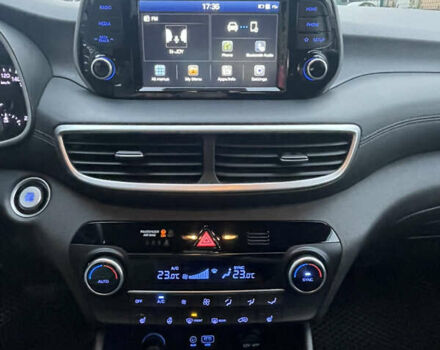 Черный Хендай Туксон, объемом двигателя 2 л и пробегом 103 тыс. км за 20900 $, фото 14 на Automoto.ua