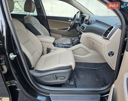 Черный Хендай Туксон, объемом двигателя 2 л и пробегом 108 тыс. км за 25500 $, фото 52 на Automoto.ua