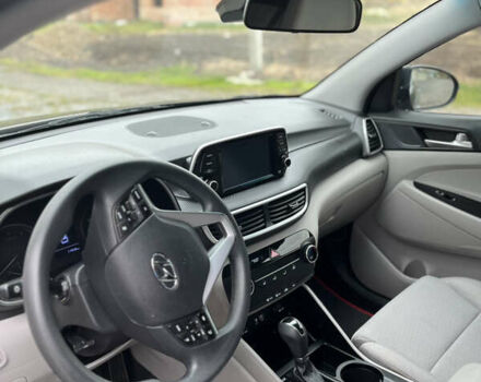 Черный Хендай Туксон, объемом двигателя 2 л и пробегом 192 тыс. км за 15200 $, фото 14 на Automoto.ua