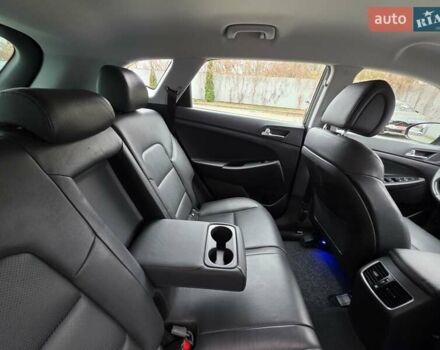 Черный Хендай Туксон, объемом двигателя 2 л и пробегом 151 тыс. км за 18950 $, фото 57 на Automoto.ua