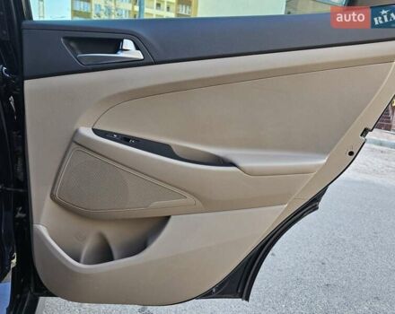 Черный Хендай Туксон, объемом двигателя 2 л и пробегом 108 тыс. км за 25500 $, фото 57 на Automoto.ua