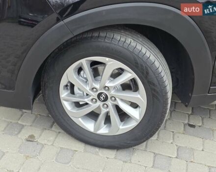 Черный Хендай Туксон, объемом двигателя 2 л и пробегом 151 тыс. км за 18950 $, фото 21 на Automoto.ua