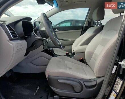 Черный Хендай Туксон, объемом двигателя 2 л и пробегом 108 тыс. км за 2800 $, фото 6 на Automoto.ua